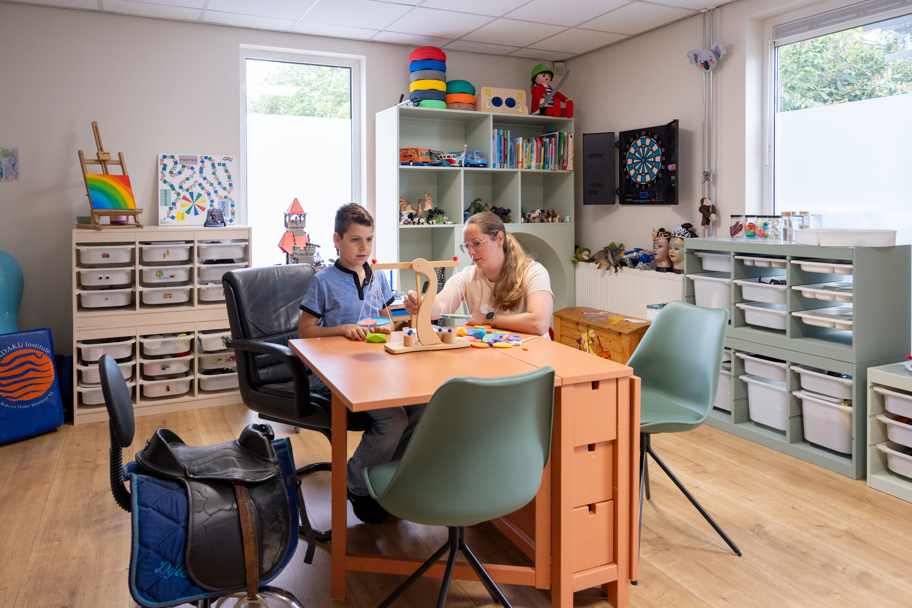 Logo van InZicht Speltherapie & Gezinsbegeleiding